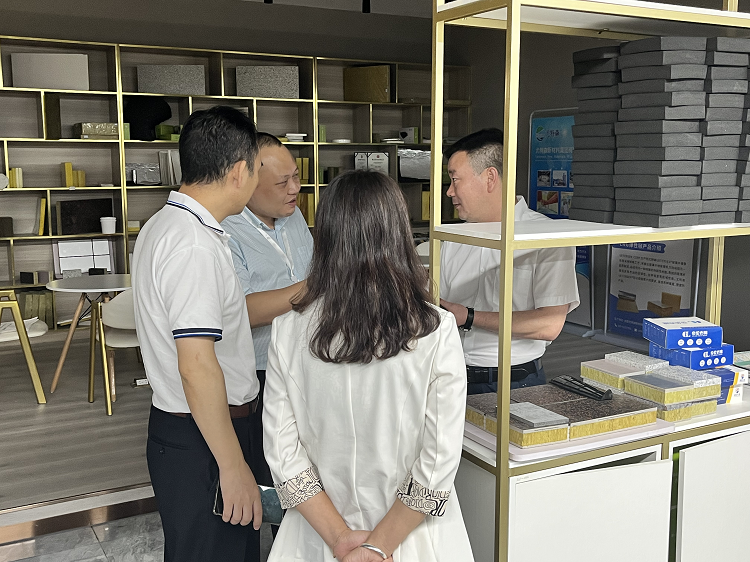 买球官网手机版热烈欢迎广州市建设工程消防协会领导一行莅临我司参观考察